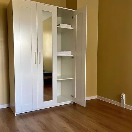 тристаен Park View Apartamento